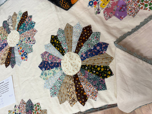 Dresden Plate Table Cloth - 3 days